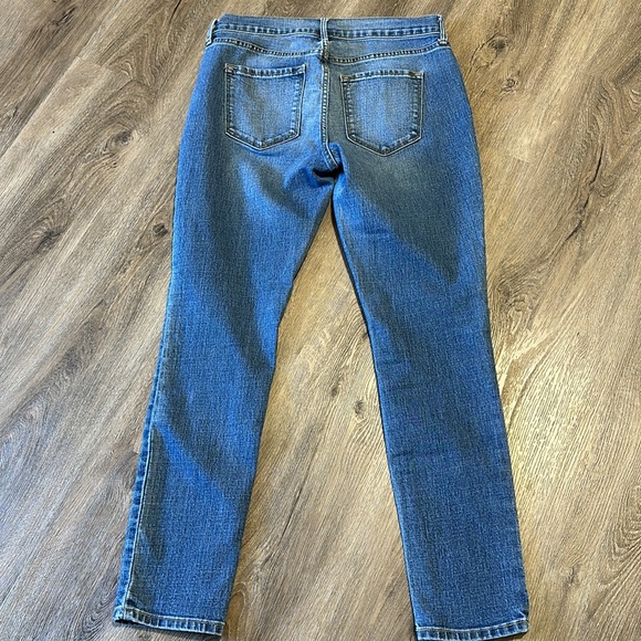 OLD NAVY Original Skinny Jean 4 Short - Picture 3 of 5